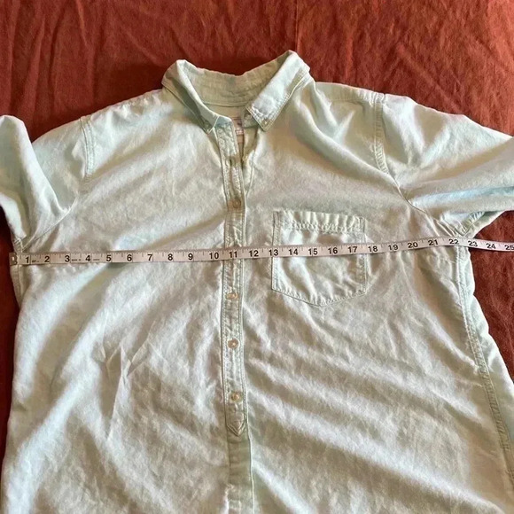 Gap The Shrunken Boyfriend Woman’s Button Down Long Sleeve XL Shirt in Icy Mint. - Picture 3 of 13